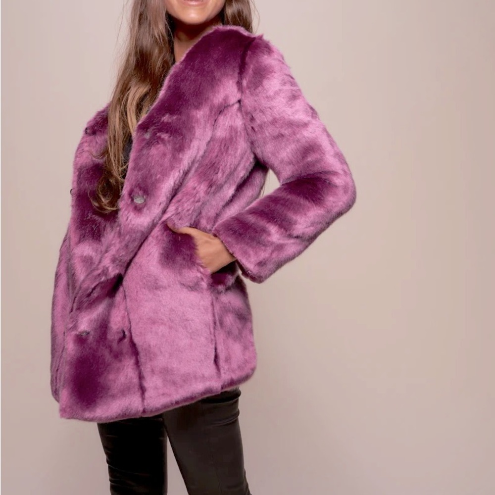 LAVENDER WOLF V-NECK LUXE FAUX FUR COAT XS